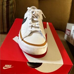 Nike Men's White and Tan Sneakers